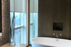 Screen roller blind, in waterproof fabric