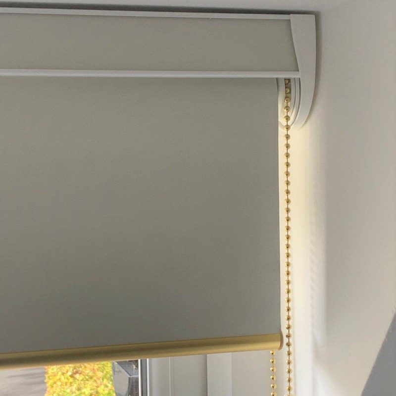 Our made to measure roller blinds can be finished with a fascia style headbox, a choice of colour on chains and bottom bars, or even motorised
